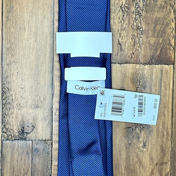 NEW Calvin Klein Blue Silk Necktie - Picture 2 of 2